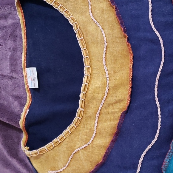 Greater Good Netwok. Colorful Oversize Sweatshirt. Decorative Embroidery Size 3X - Picture 3 of 14